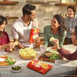 Lay's Hot & Sweet chilli potato chips 105g